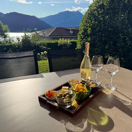 Casa Emilia View Lägenhet Lierna